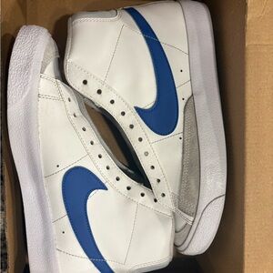 Nike Blazers mid 77 White and Blue